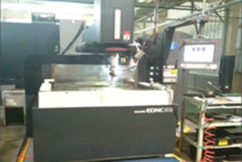 Drahtschneidemaschine & Erodiermaschine (EDM)
